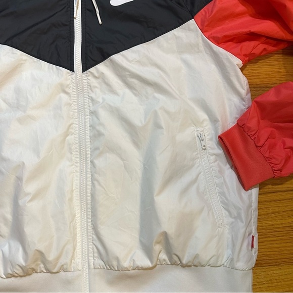 Nike Windbreaker Sportswear Windrunner Jacket Women's Size M (A2 - Picture 3 of 15